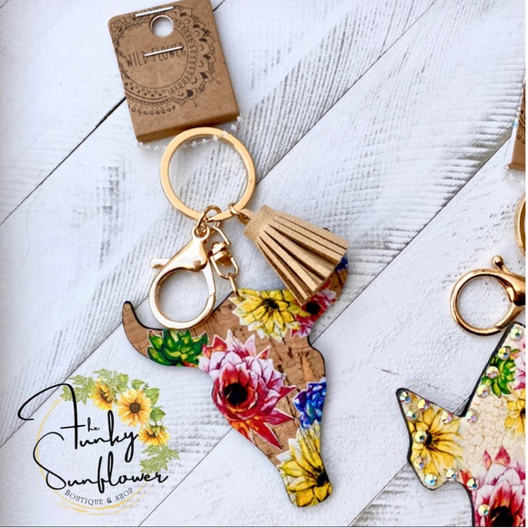 OUT OF STOCK Cattle Skull Tassel Key Chain - Picture 2 of 3